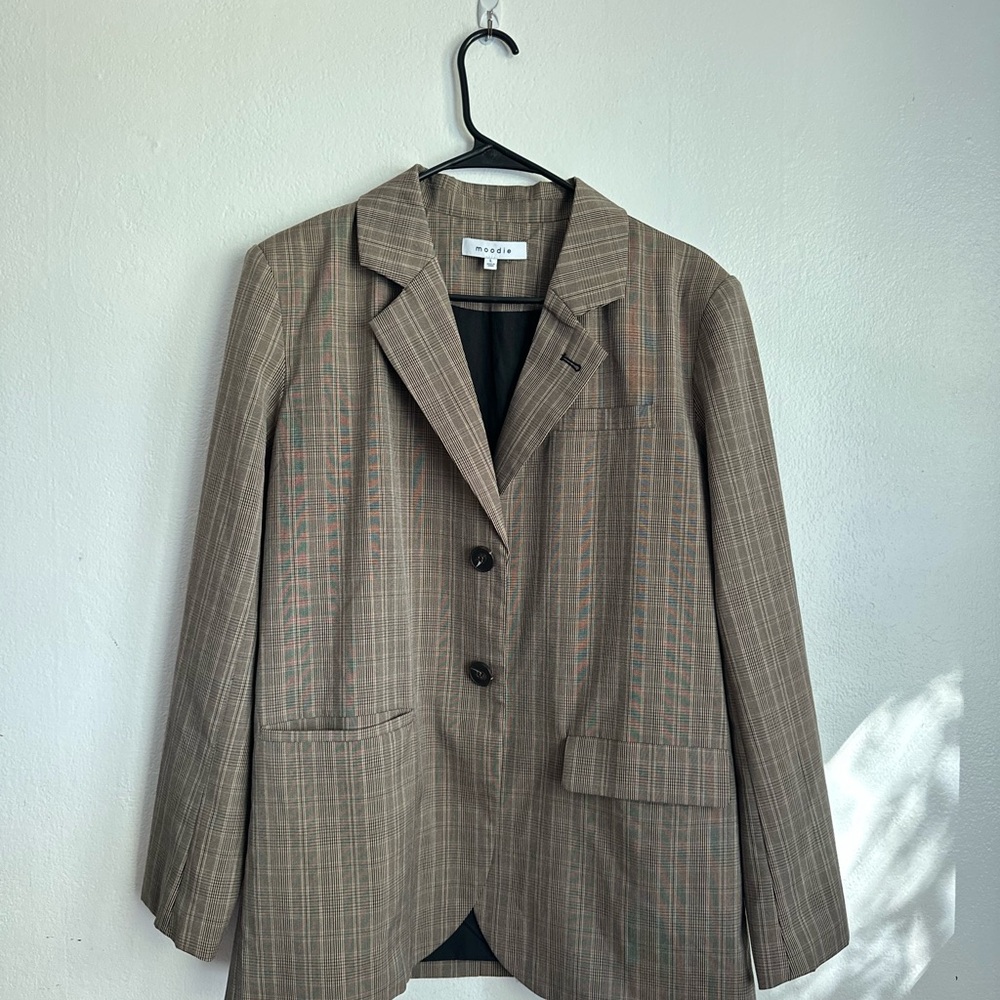 Moodie Classic Tan Plaid Blazer